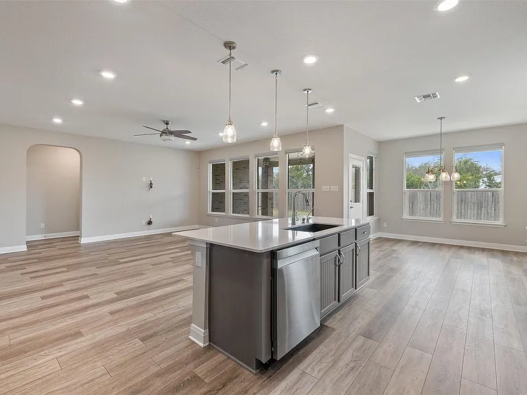 1709 Stinnett Dr — Photo 14