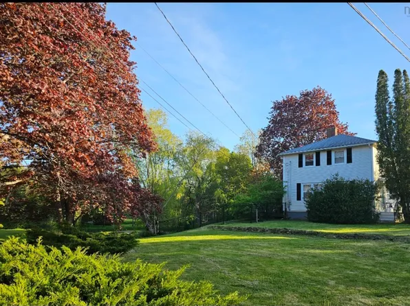 3 Reagh Ave, Middleton, NS B0S 1P0