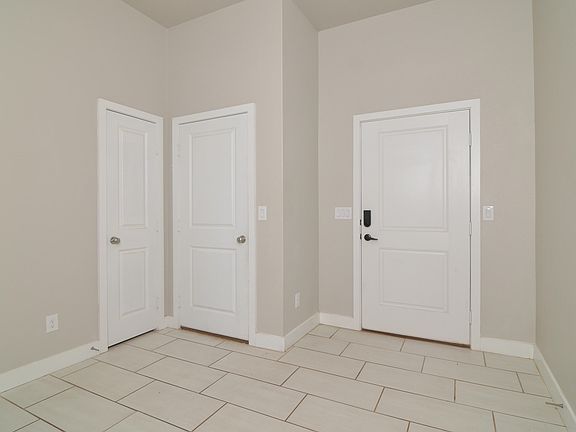 3rd image of 13717 Sherman Ave