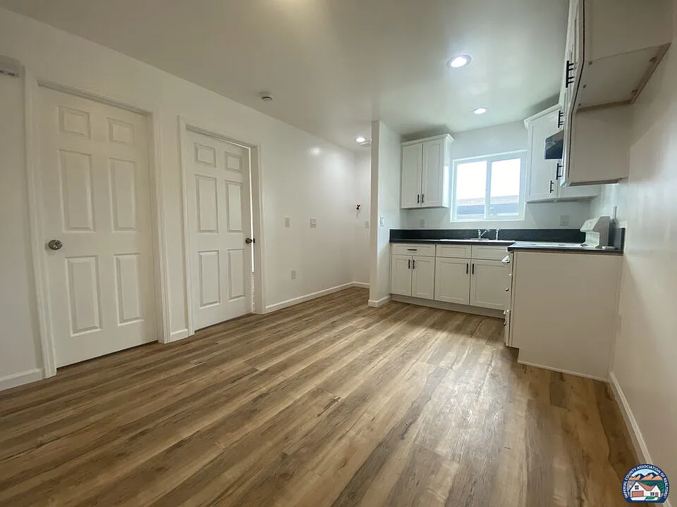 1 bed, 1.0 bath, 500 sqft, $1,200 — Photo 2