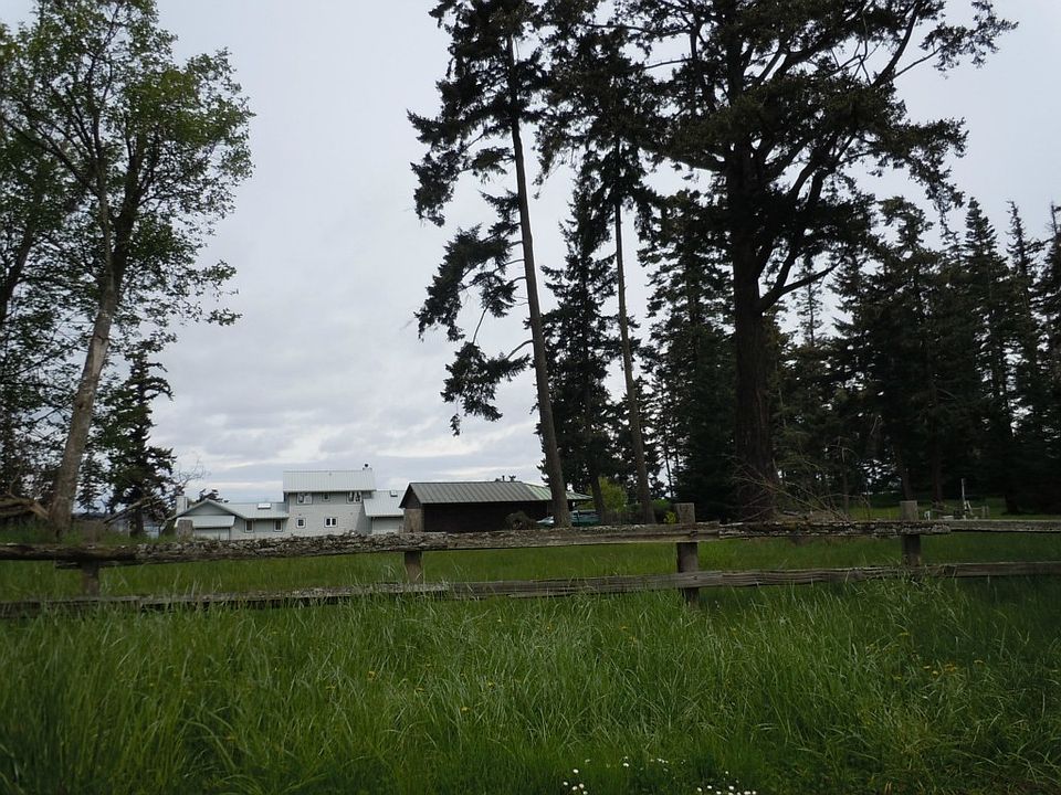 1st image of 11 Fossil Bay Dr