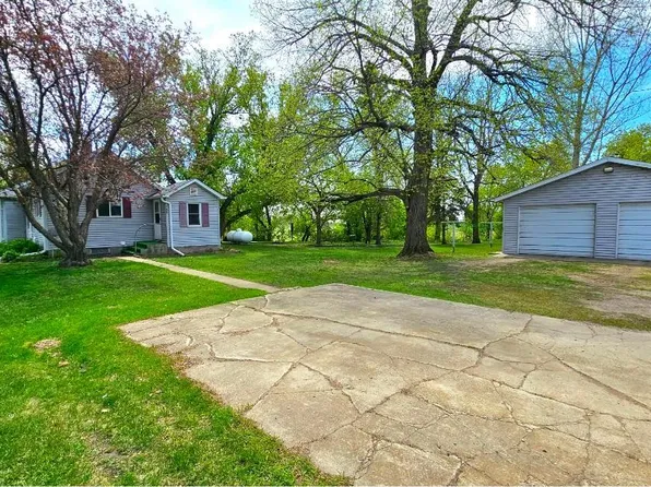 113 W 3rd St, Donnelly, MN 56235