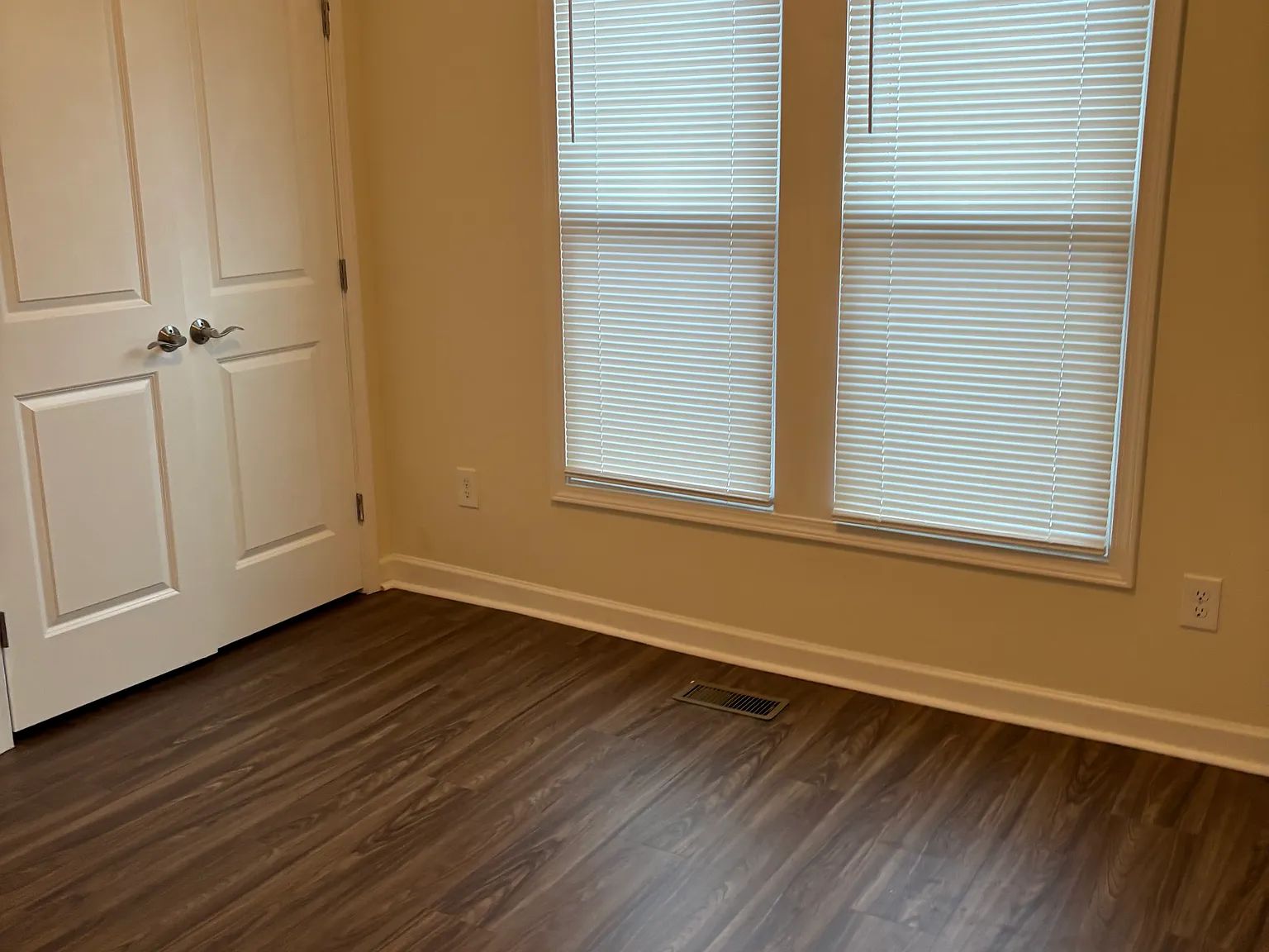 2 bed, 1.5 bath, $1,350 — Photo 4