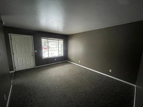 5th image of 910 Boon St