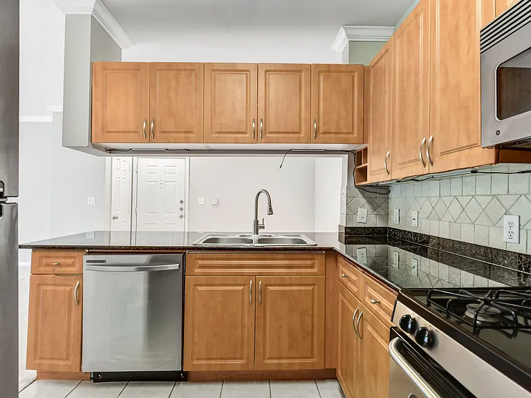 12120 Garden Ridge Ln #204 — Photo 18