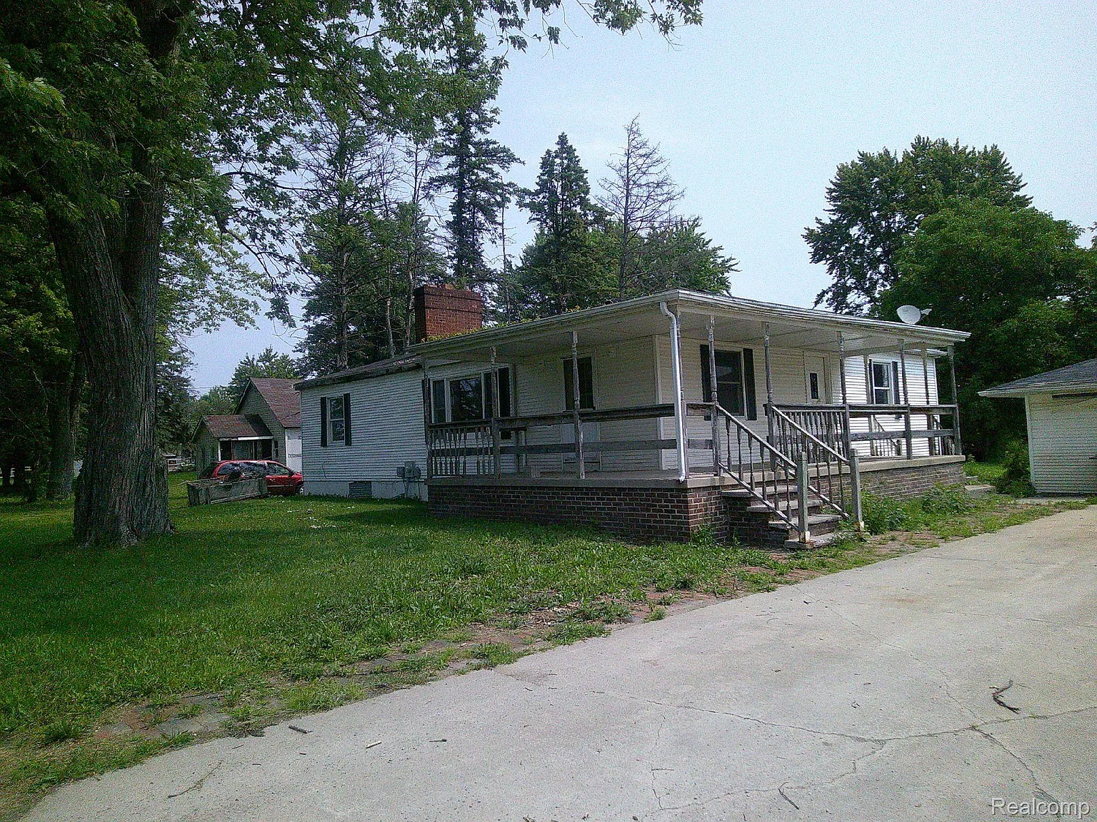 2695 S Center Rd photo 1