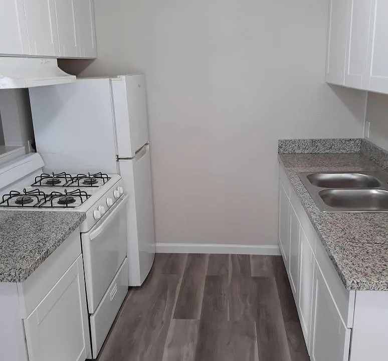 411 W Century Blvd #7