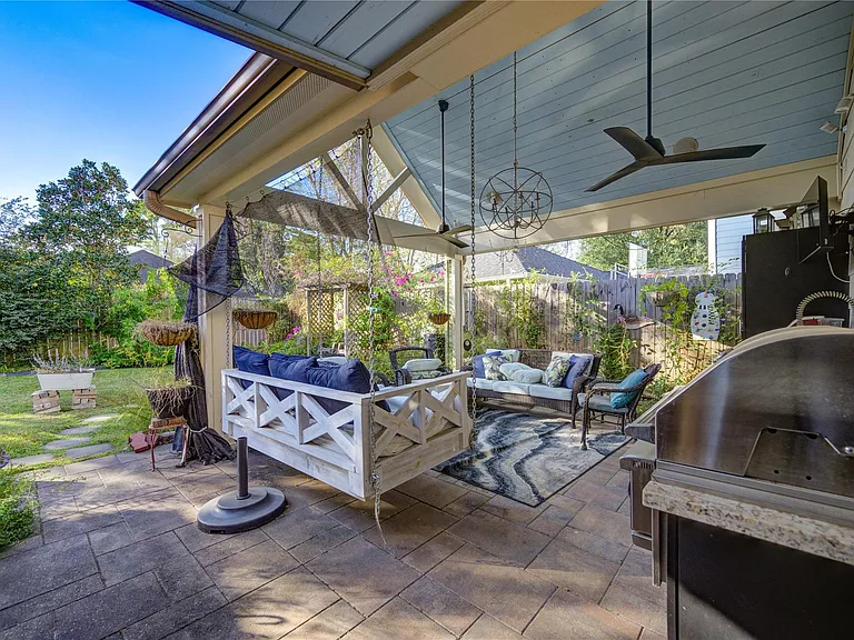 22526 Cove Hollow Dr — Photo 24