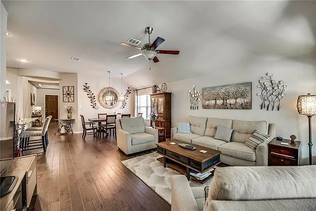 2416 Whispering Pines Dr — Photo 4