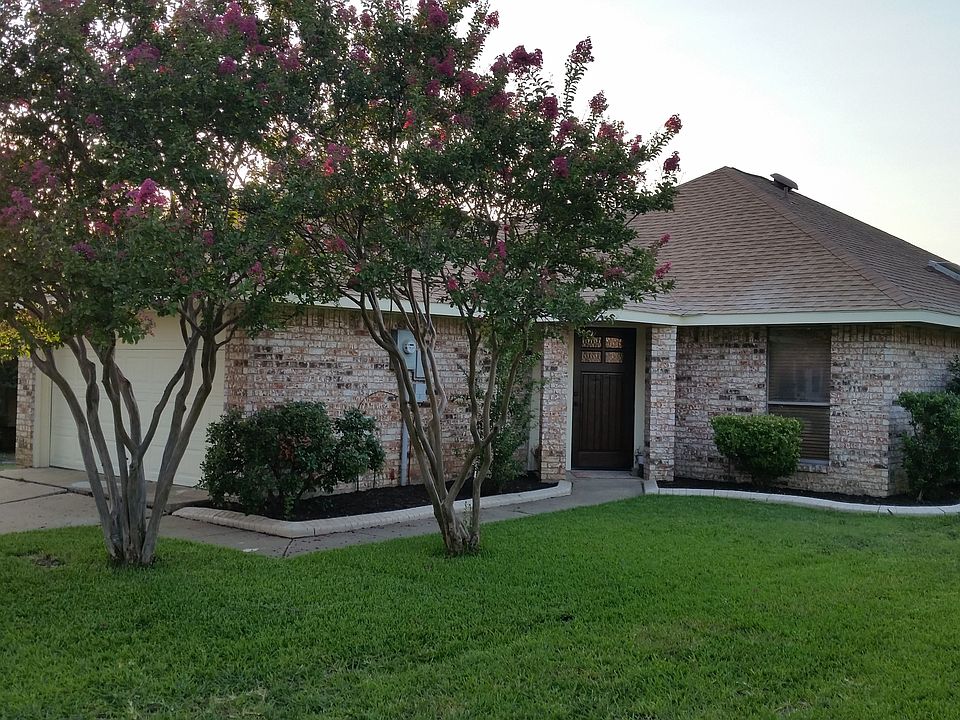 1st image of 2209 Cedarcrest Dr