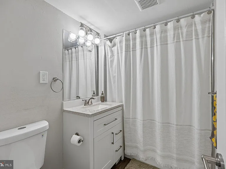 2107 Fort Davis St SE #301 — Photo 20