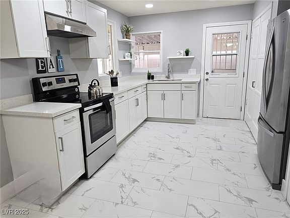 4th image of 1021 Wengert Ave