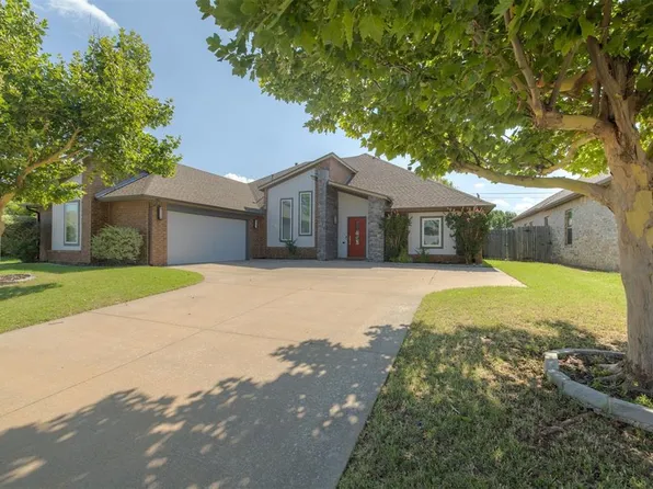 17404 White Hawk Dr, Edmond, OK 73012