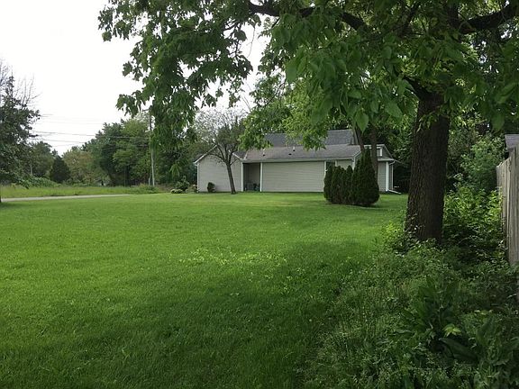 2nd image of 176 Jackson St