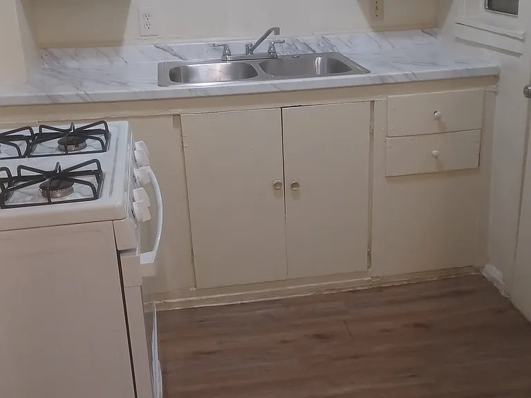 130 S Abbie St #4 — Photo 3