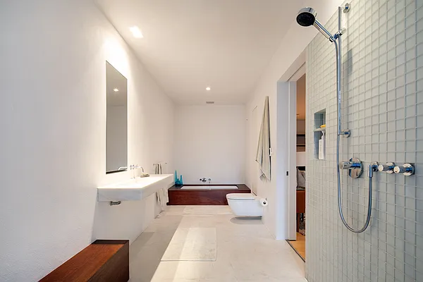 Rented by Sotheby's International Realty | media 7