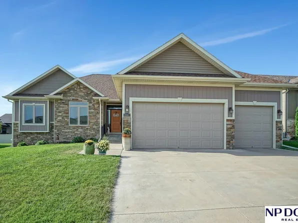 2841 Valley Stream Dr, Lincoln, NE 68516