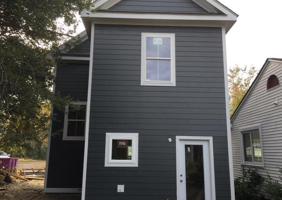2nd image of 2130 Weaver St