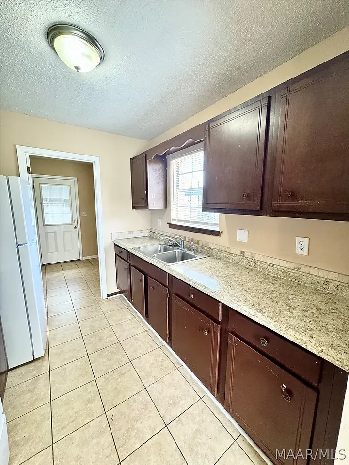 Building Photo - 3021 Dobbs Cir