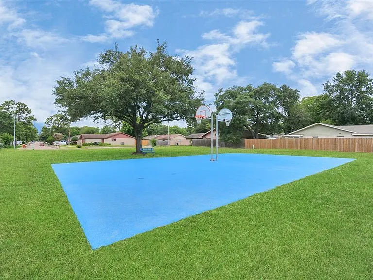 4803 Beechaven St — Photo 29