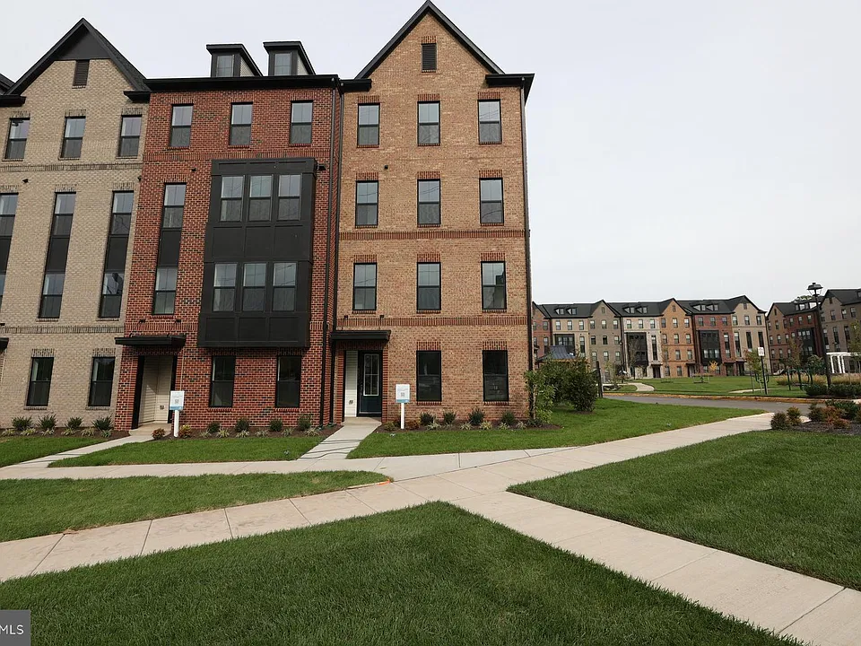4851 Bauhaus Sq #1