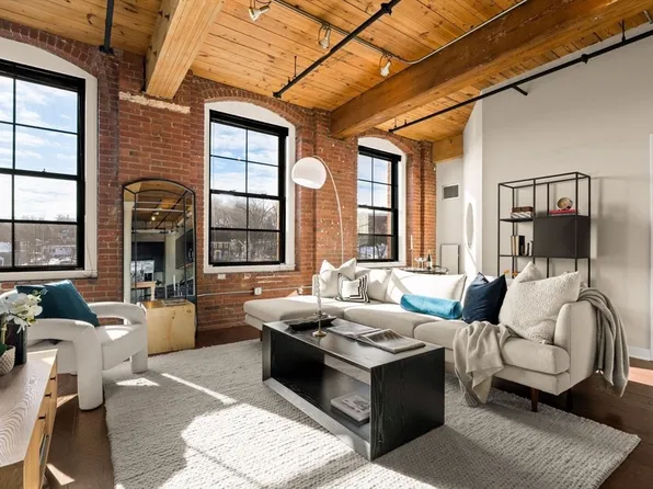 1245 Adams St #B503, Dorchester Center, MA 02124