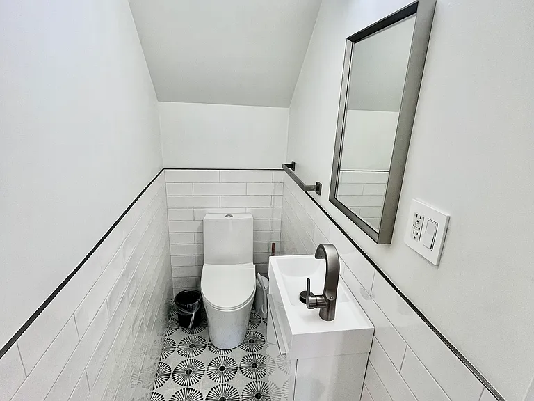 315 W Berks St #1 — Photo 4