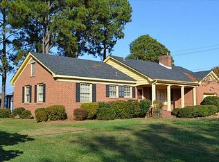 5700 Hawthorne Ln, Portsmouth, VA 23703