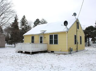 302 Borgstrom St, Upsala, MN 56384