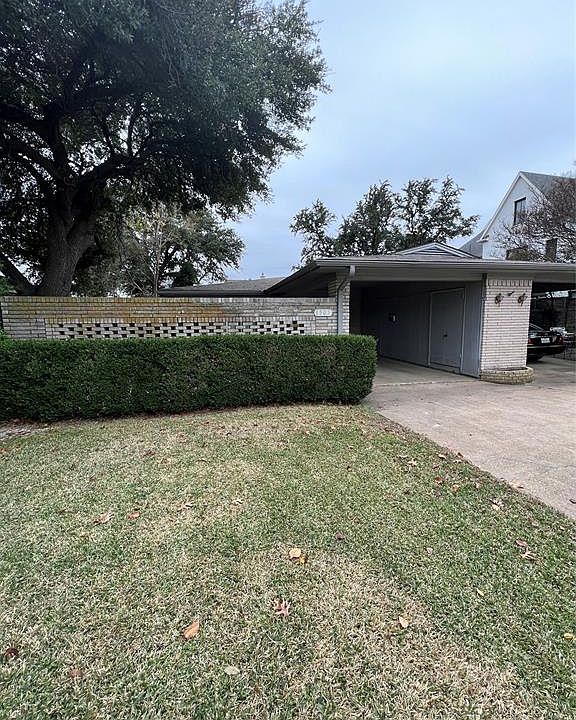 1st image of 3505 Park Ln