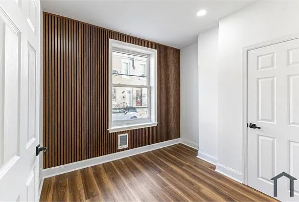 2846 N Garnet St — Photo 1