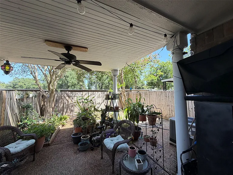 9519 Clanton St — Photo 7
