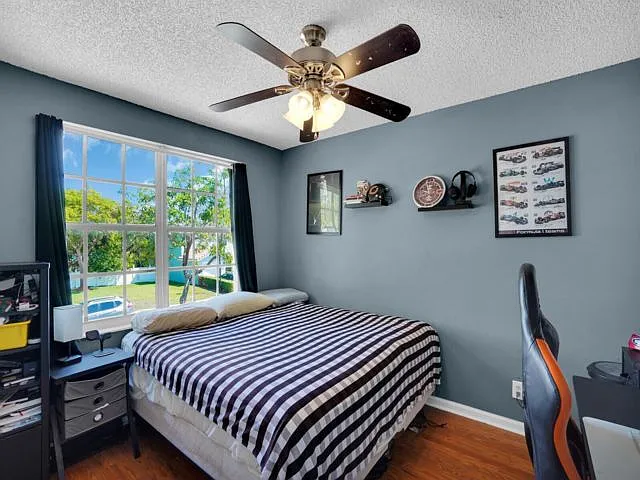 3331 Commodore Ct — Photo 4