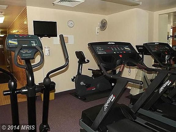 5th image of 3709 S George Mason Dr APT 1005