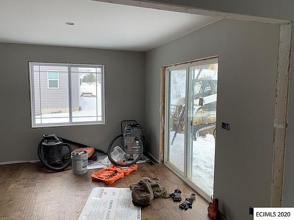 4th image of 631 Meadowland Ct