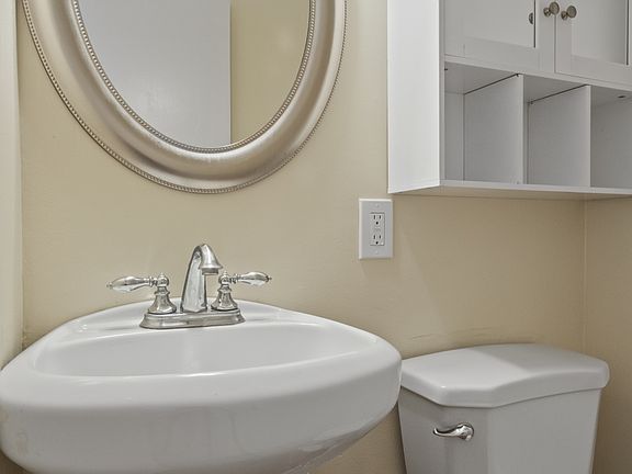 2nd image of 4040 Grand View Blvd Unit 25