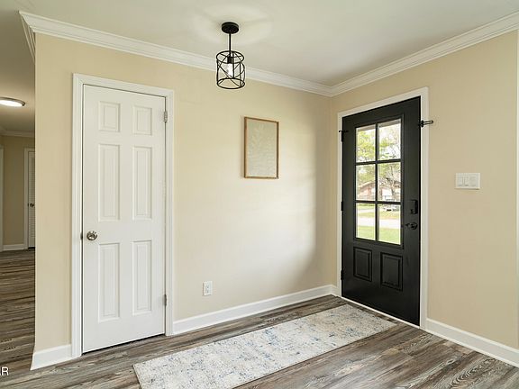 5th image of 380 Eldorado Cir