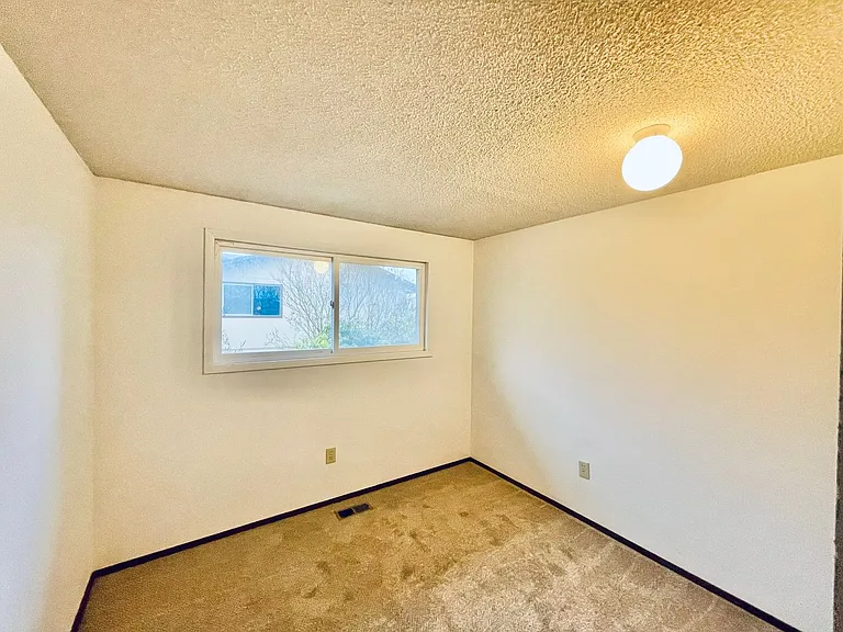 8836 22nd Ave SW — Photo 15