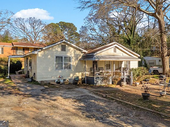 2nd image of 373 Arch St