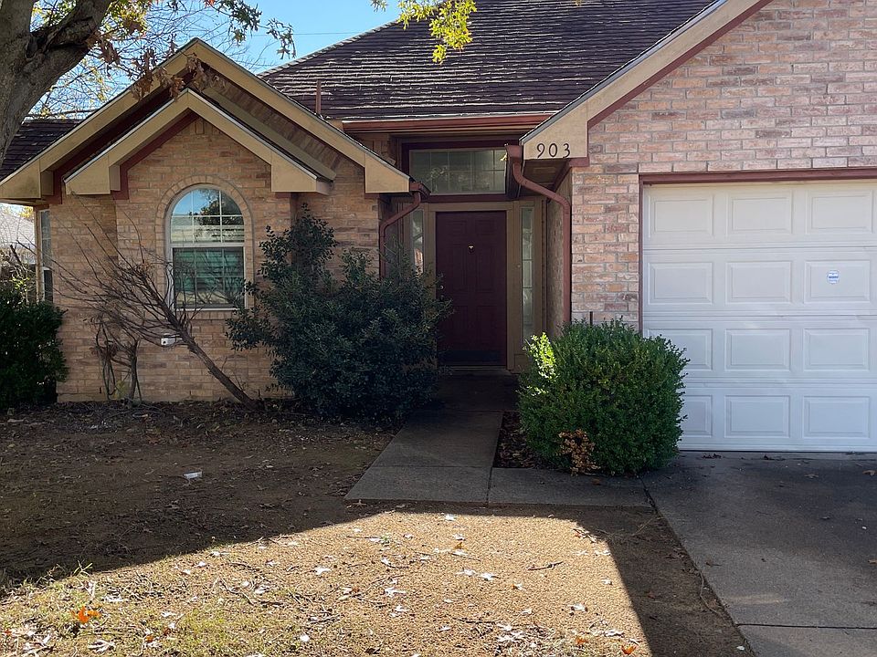 1st image of 903 Steadman Dr