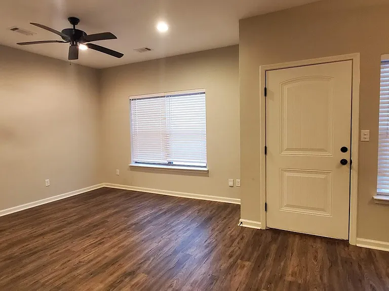1020 Grand Teton Dr — Photo 4