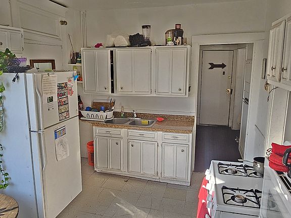 4th image of 3858 N Saint Louis Ave APT 2