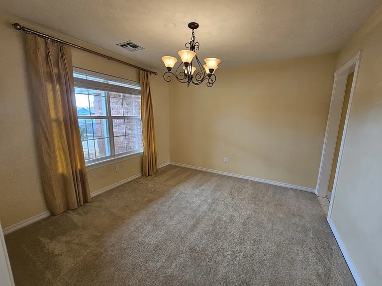6605 NW Willow Tree Cir — Photo 2