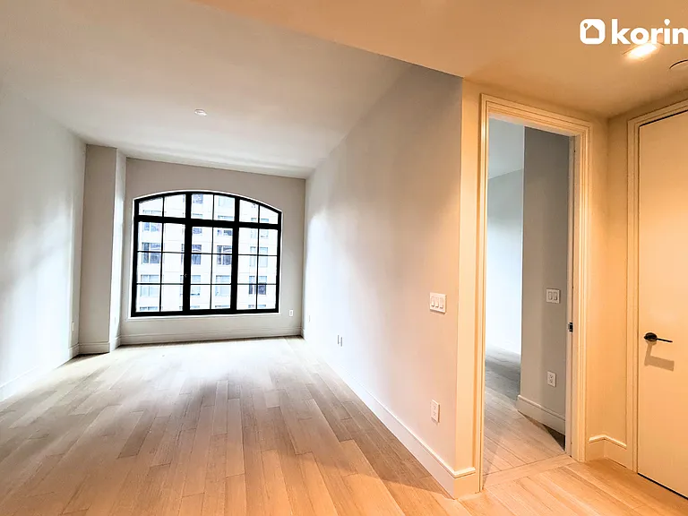 201 E 23rd St #7C — Photo 12
