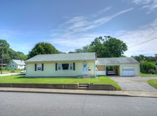 36 Division St, Groton, CT 06340