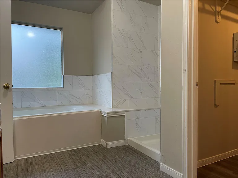 6614 Amberfield Ln — Photo 23