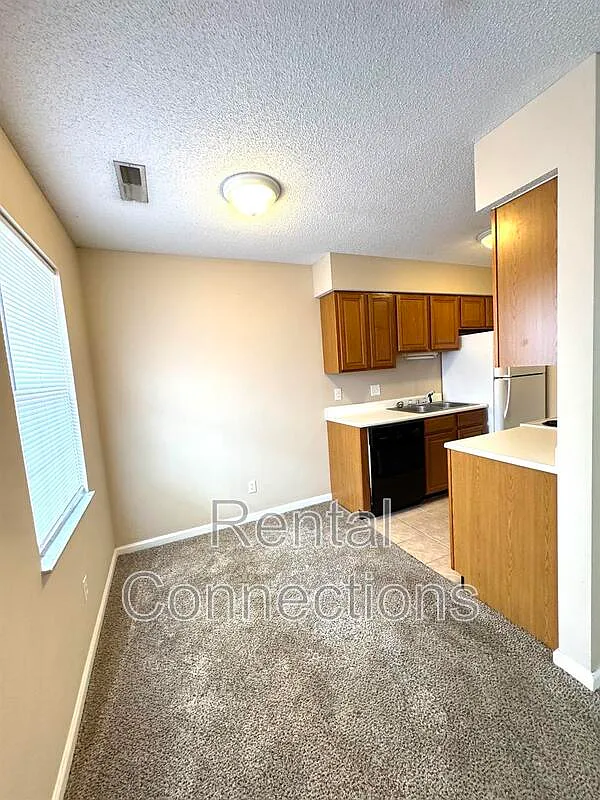1 bed, 1.0 bath, $750 — Photo 4