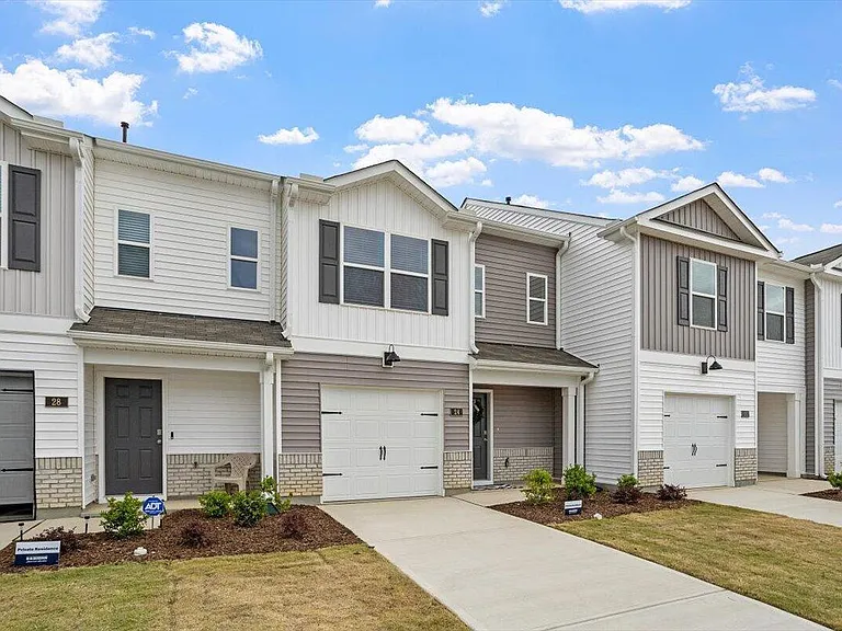 24 Red Clover Dr — Photo 2