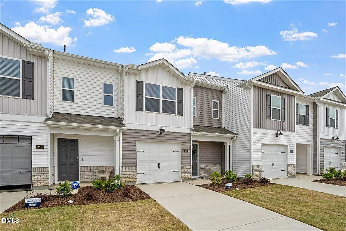 Building Photo - 24 Red Clover Dr