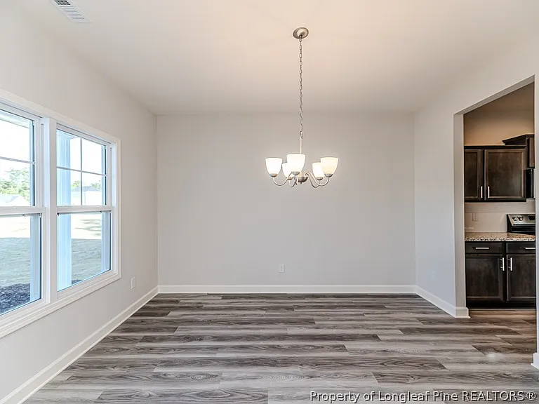 87 Onslow Ct — Photo 4